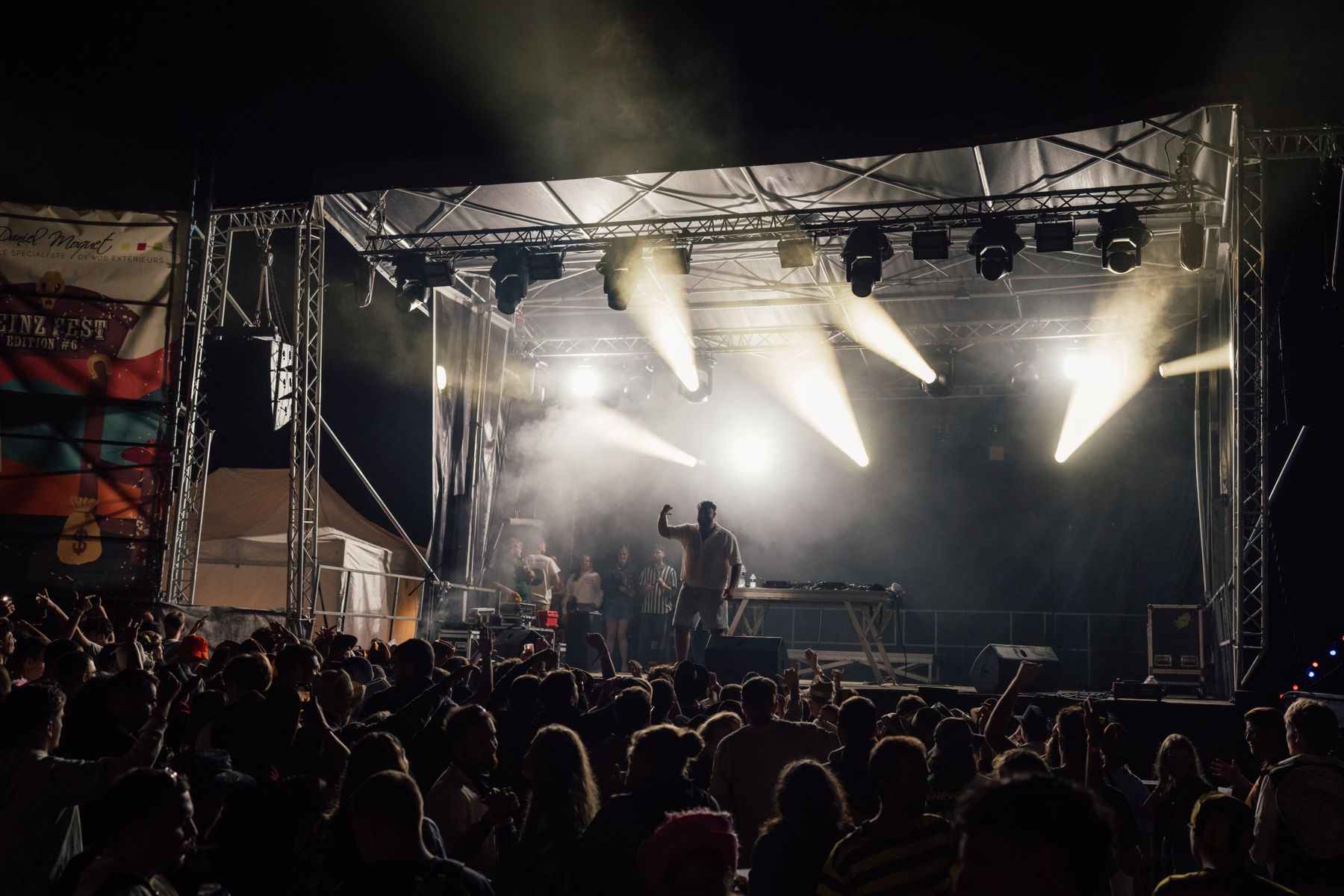 Scène du Heinz Fest devant la foule